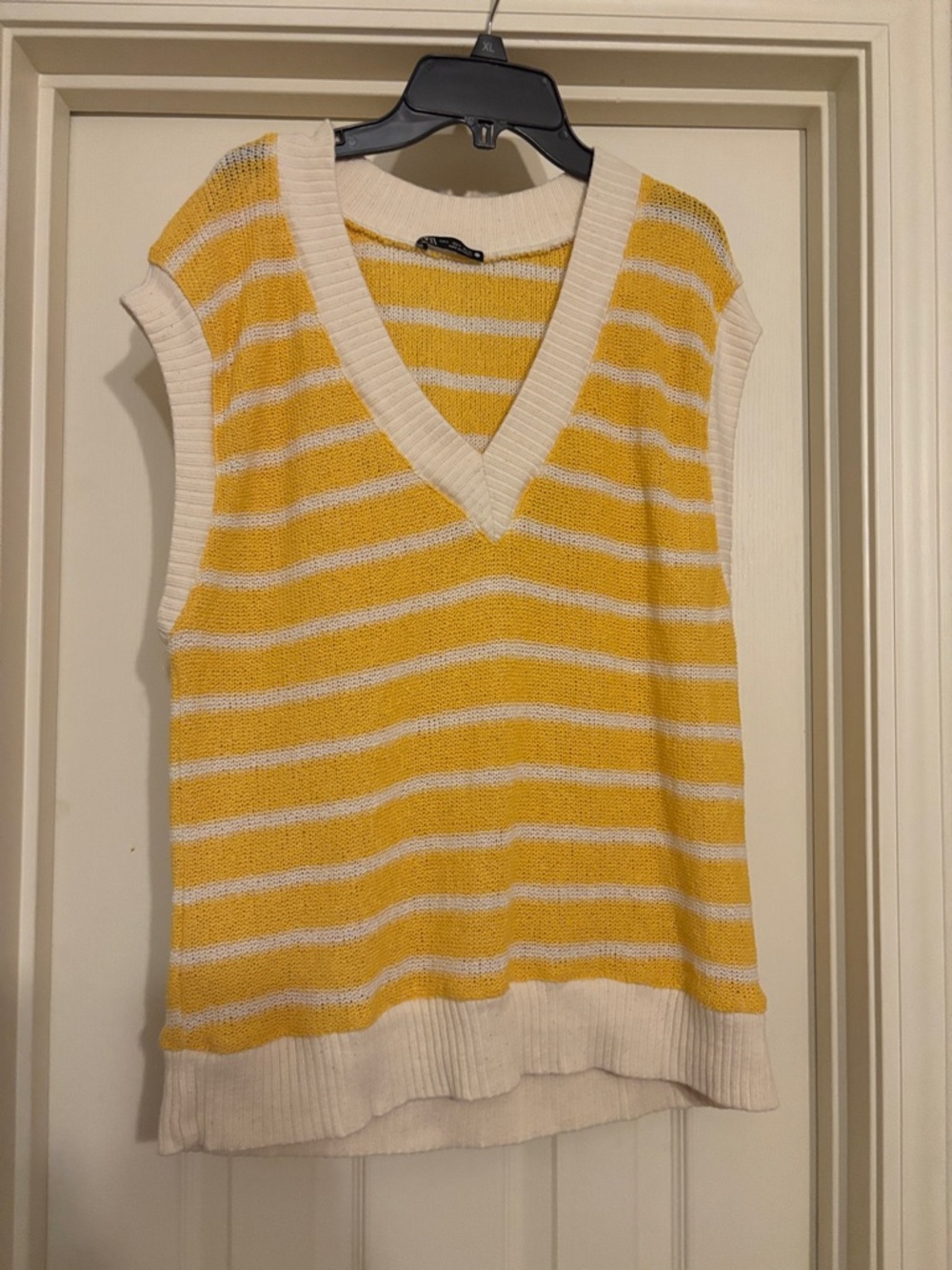 ZARA Striped V-Neck Knit Sweater Vest in Yellow and Cream Women’s small